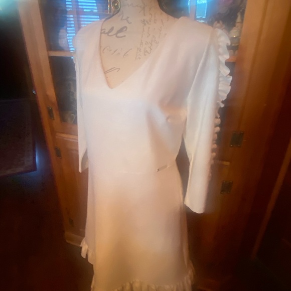 Dress - Picture 8 of 8